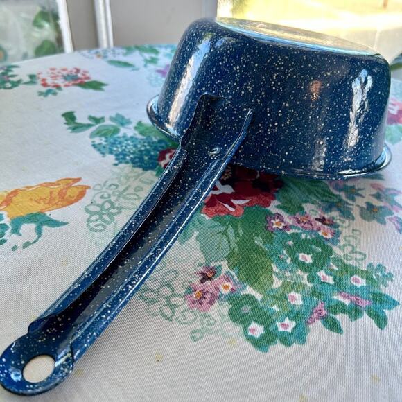 Vintage Blue Splatterware Enamel Ladle – Speckled Sauce Pan with Handle - Picture 10 of 12